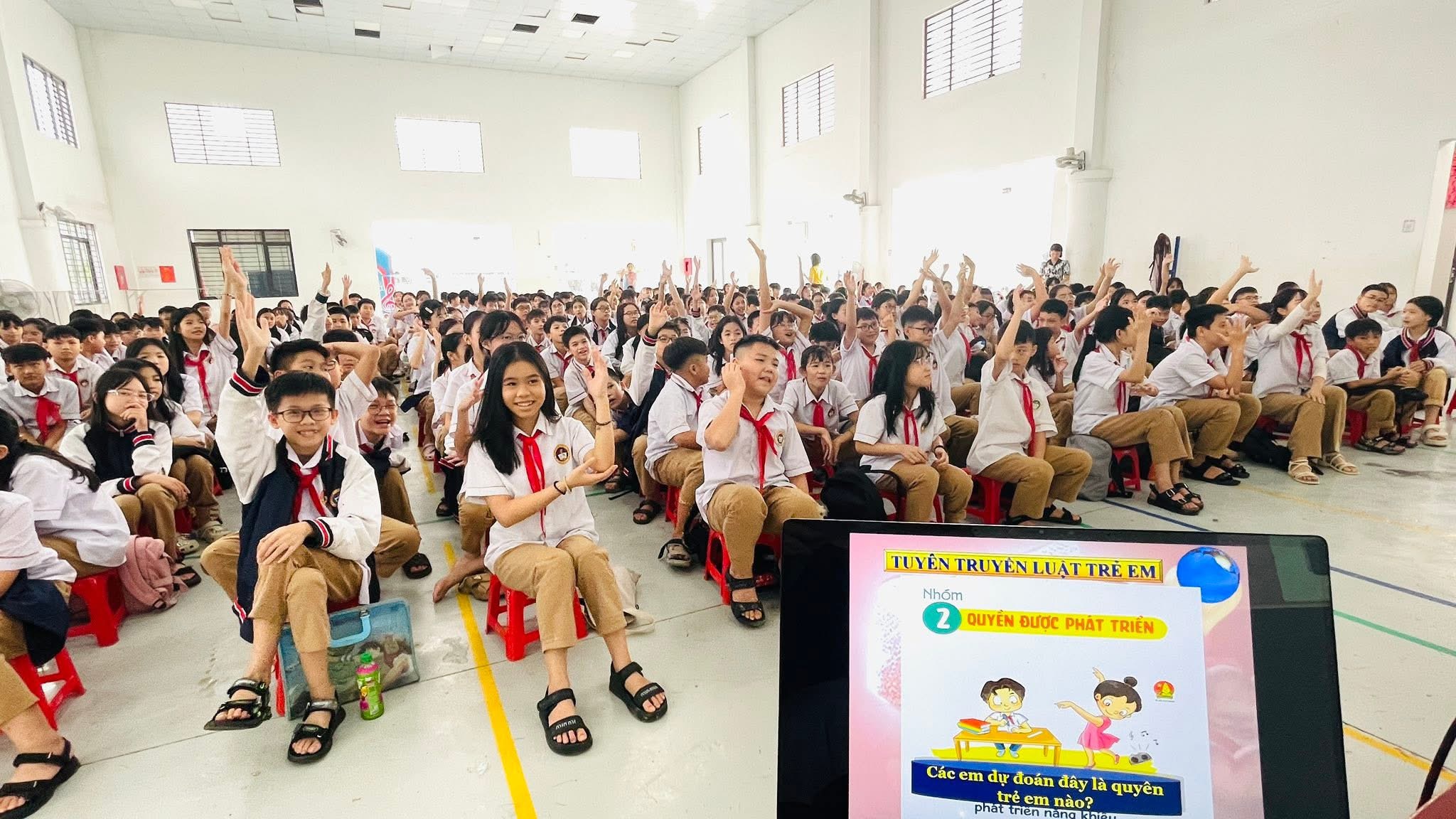 Tỉnh đoàn Ninh Bình tổ chức hoạt động tuyên truyền về Luật trẻ em, quyền tham gia của trẻ em.