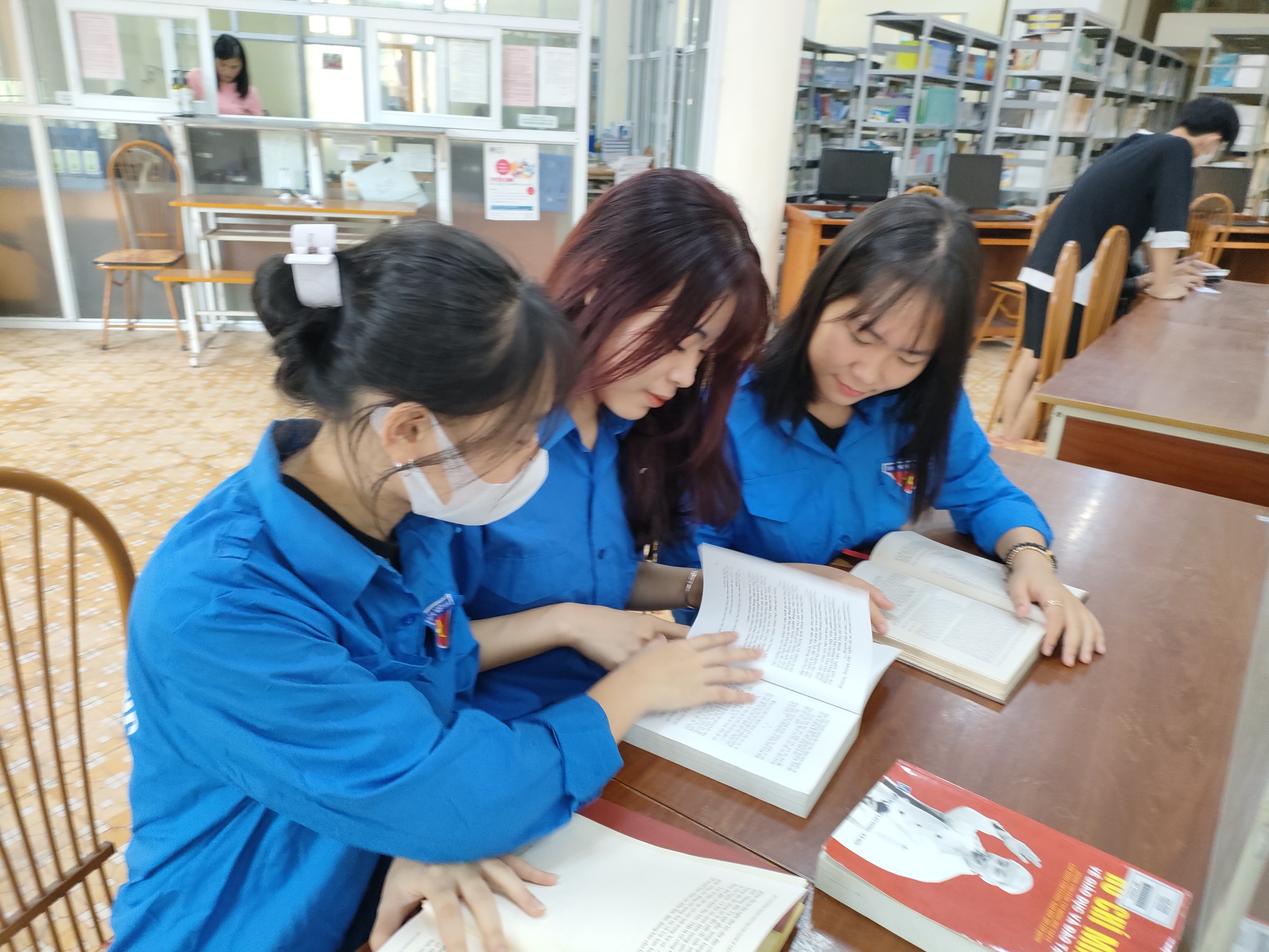 Thảo luận cuốn sách tư tưởng Hồ Chí Minh về giáo dục