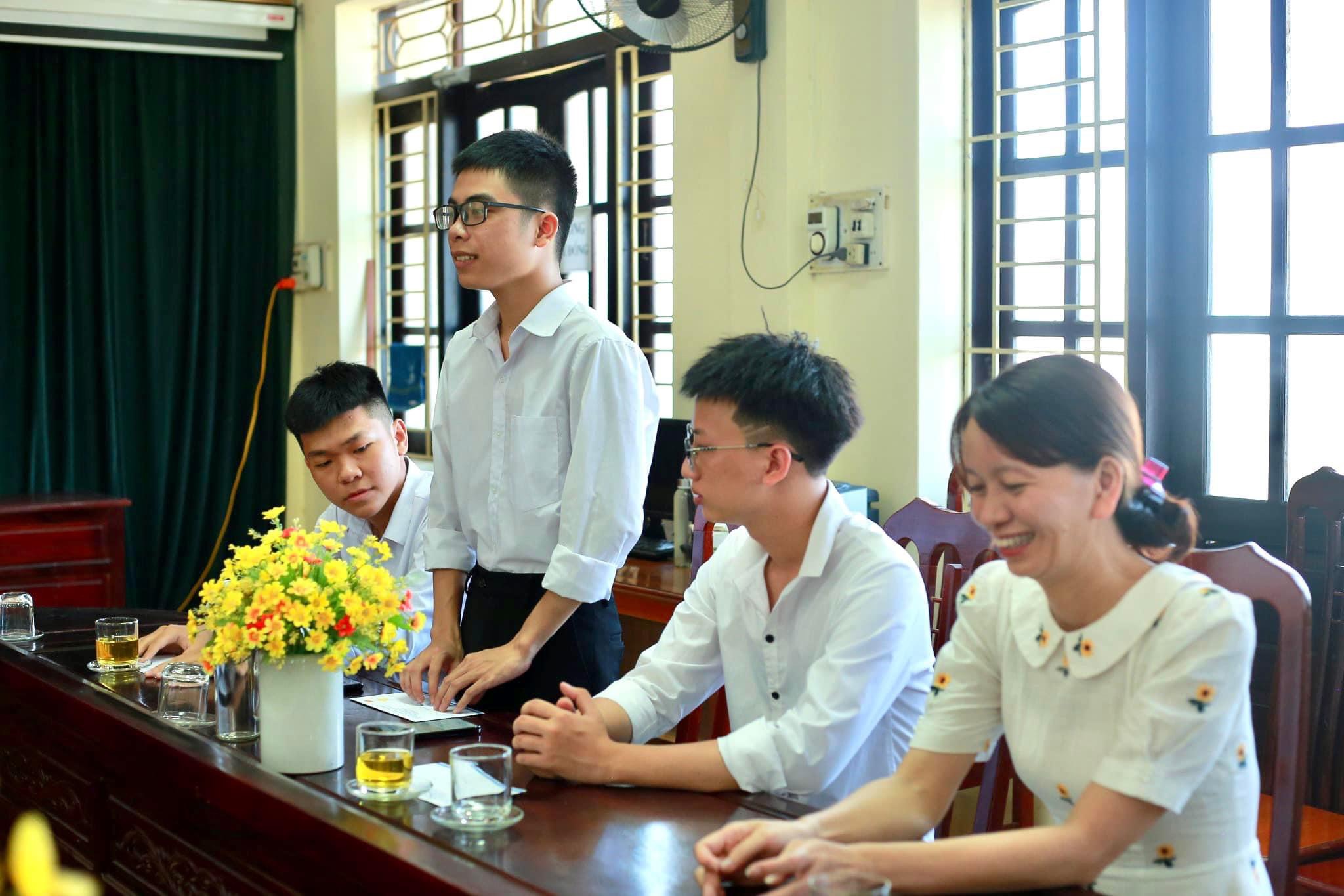 Đoàn trường THPT Dân tộc nội trú Ninh Bình triển khai phong trào “Học sinh 3 tốt”.
