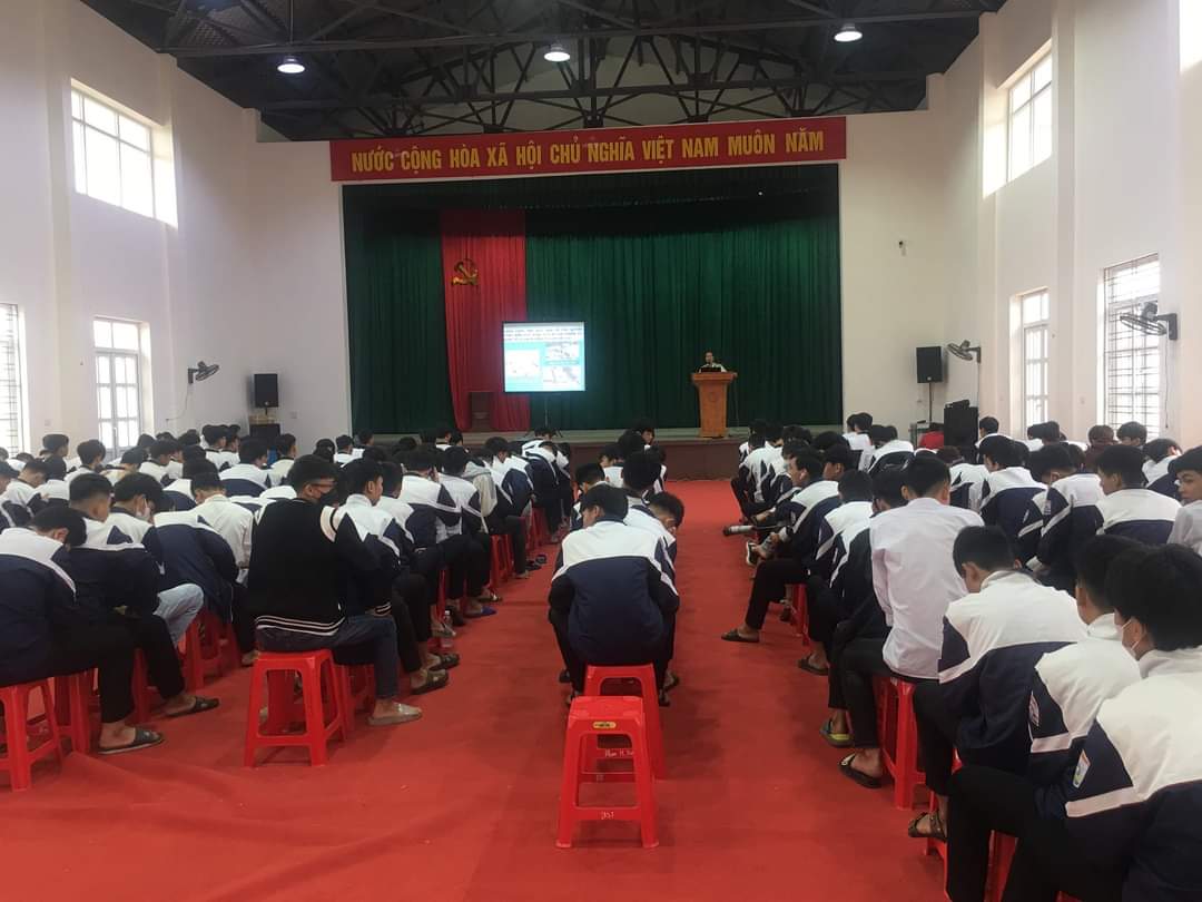 Đoàn trường TTGDNN-GDTX huyện Yên Mô  tổ chức Diễn đàn “Xây dựng tình bạn đẹp – nói không với bạo lực học đường”
