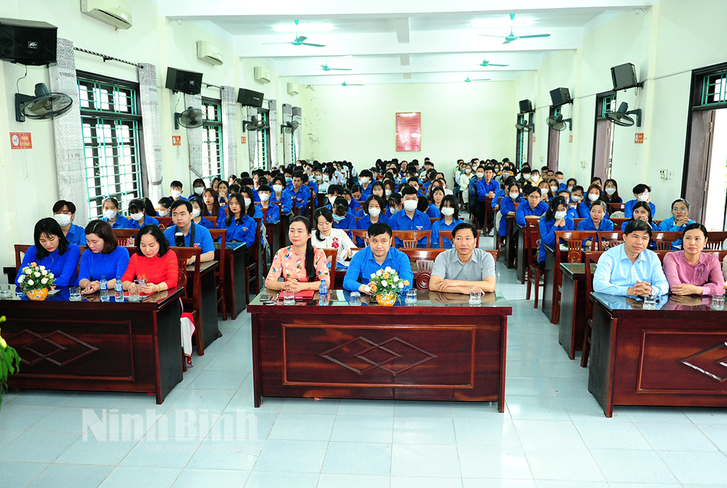 Kim Sơn khai giảng lớp bồi dưỡng nhận thức về Đảng cho đoàn viên ưu tú