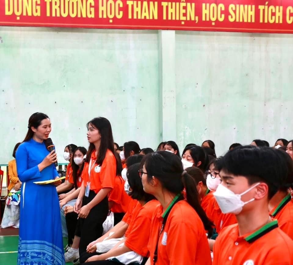 Diễn đàn thanh niên với chủ đề: Học sinh trường THPT Yên Khánh A với nền tảng công nghệ số