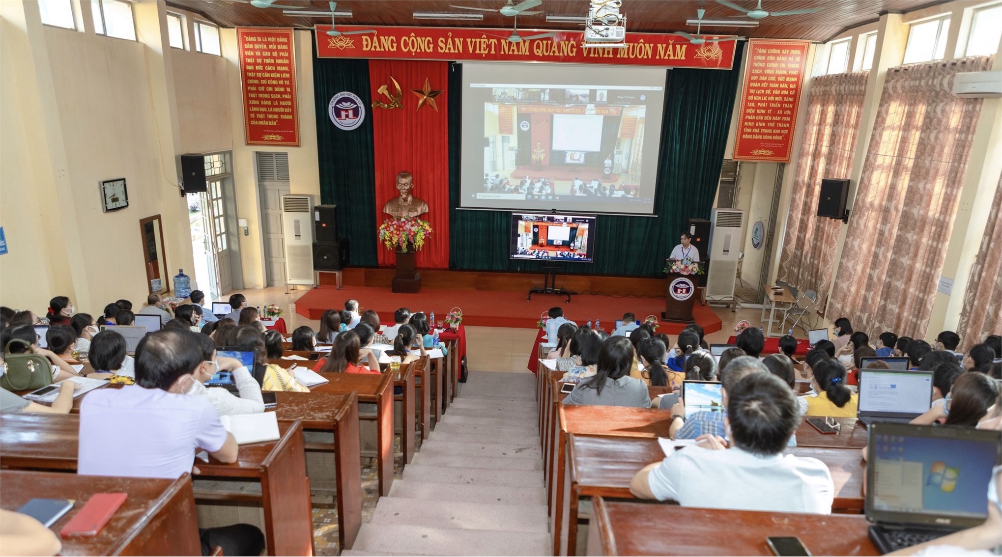 Trường Đại học Hoa Lư tổ chức hoạt động nâng cao nghiệp vụ cho giảng viên trẻ.