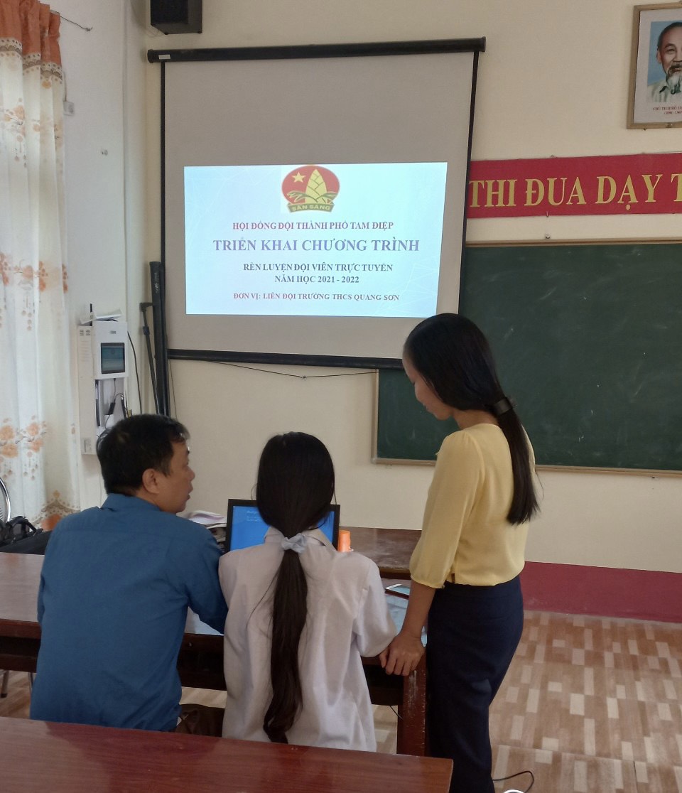 Tổ chức triển khai chương trình rèn luyện đội viên trực tuyến năm học 2021 – 2022 tại trường THCS Quang Sơn