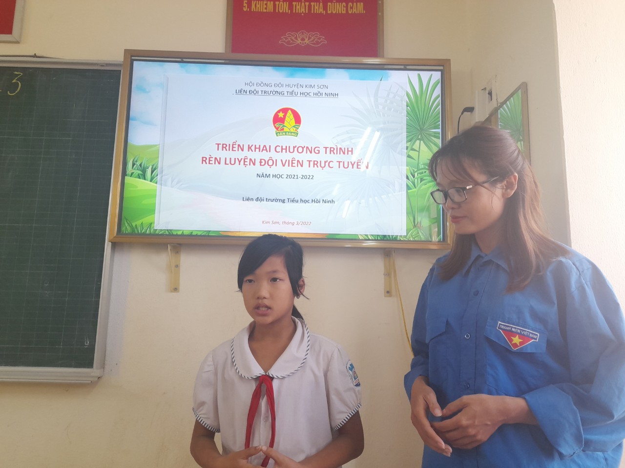Liên đội trường Tiểu học Hồi Ninh triển khai rèn luyện đội viên trực truyến năm học 2021 – 2022