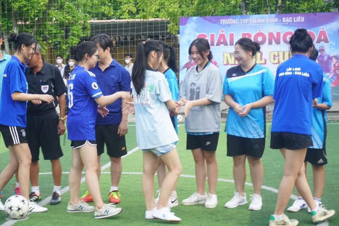 Đoàn Trường THPT Ninh Bình Bạc Liêu tổ chức các hoạt động hỗ trợ rèn luyện thể lực, thể dục thể thao cho đoàn viên, học sinh