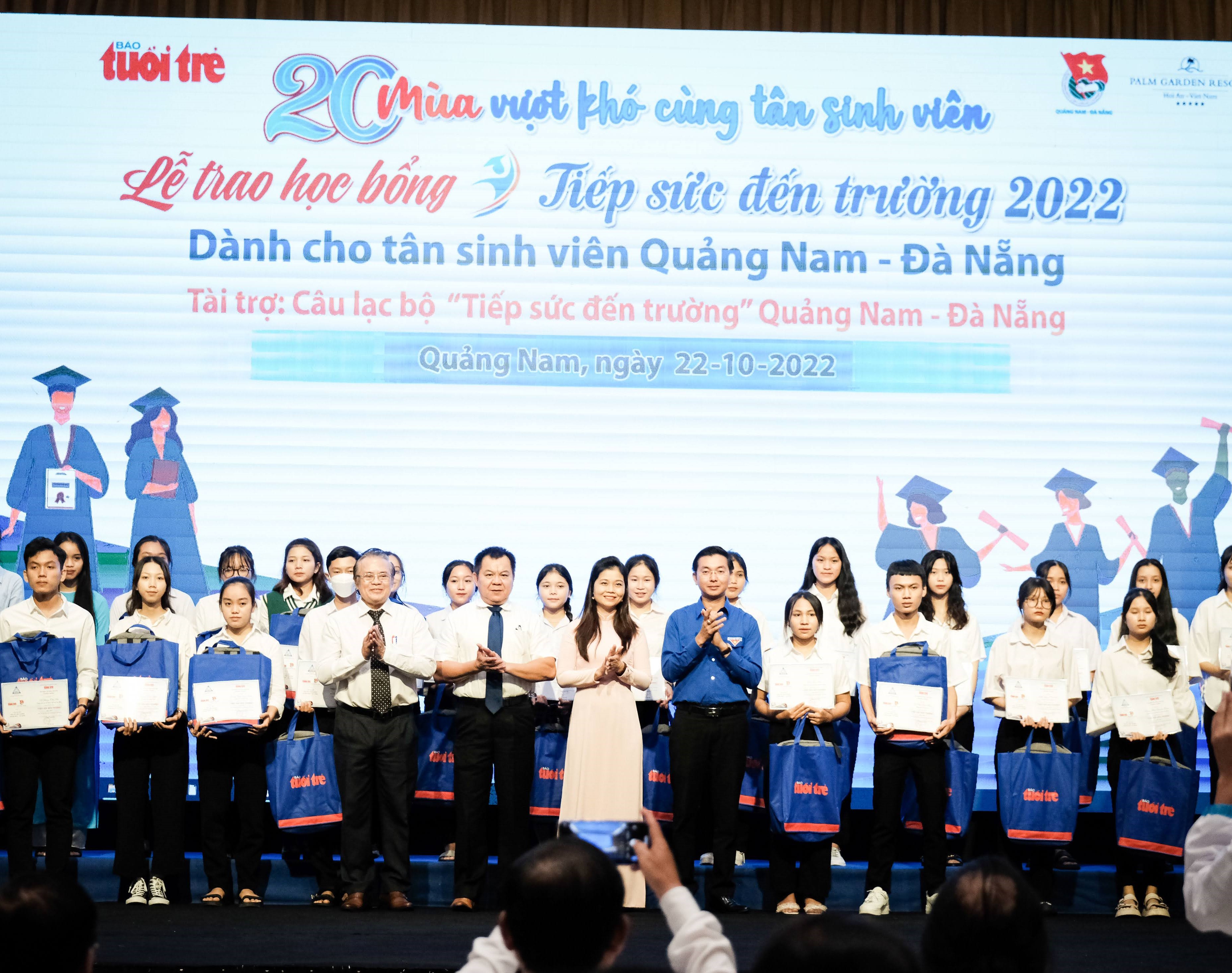 Tiếp sức đến trường cho 95 tân sinh viên Quảng Nam – Đà Nẵng