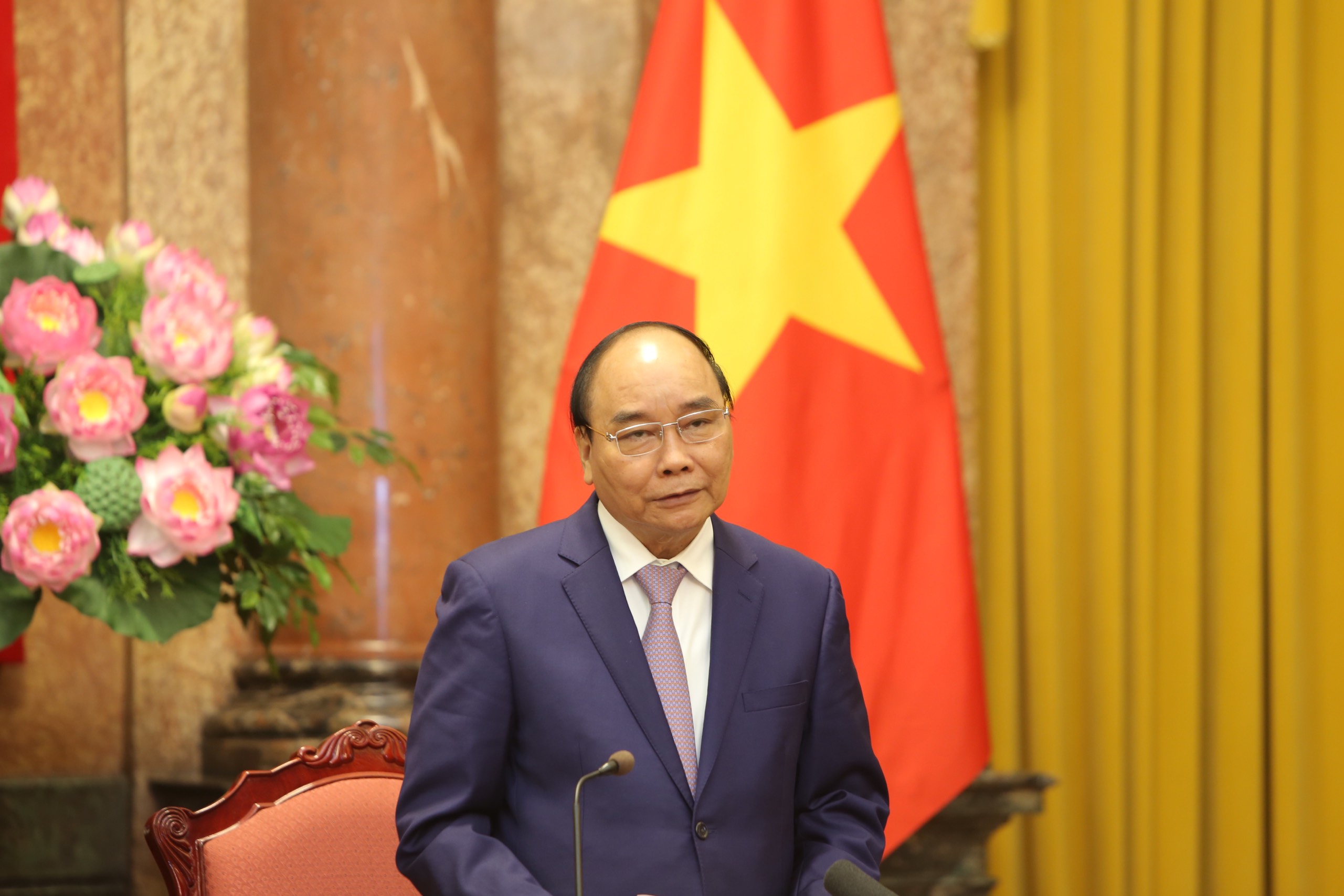 Chủ tịch nước Nguyễn Xuân Phúc: Hãy trao một bó đuốc, thanh niên sẽ tìm ra lối đi