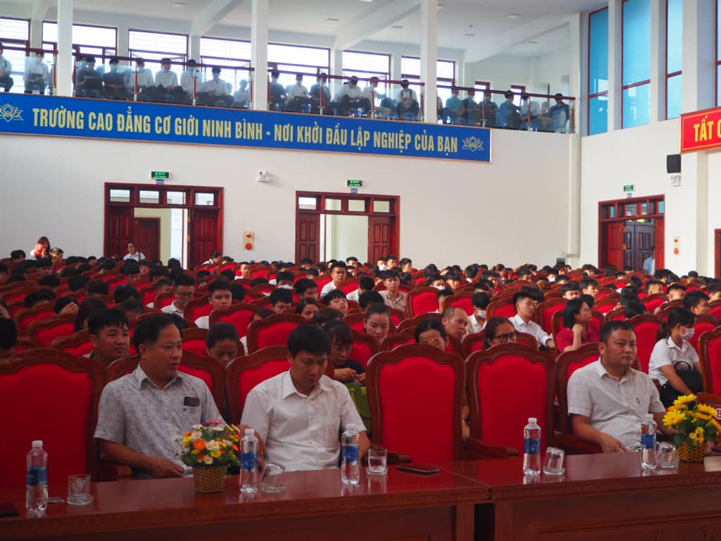 Trường Cao đẳng nghề Cơ giới tổ chức học tập, quán triệt 02 chuyên đề về tư tưởng, đạo đức phong cách Hồ Chí Minh