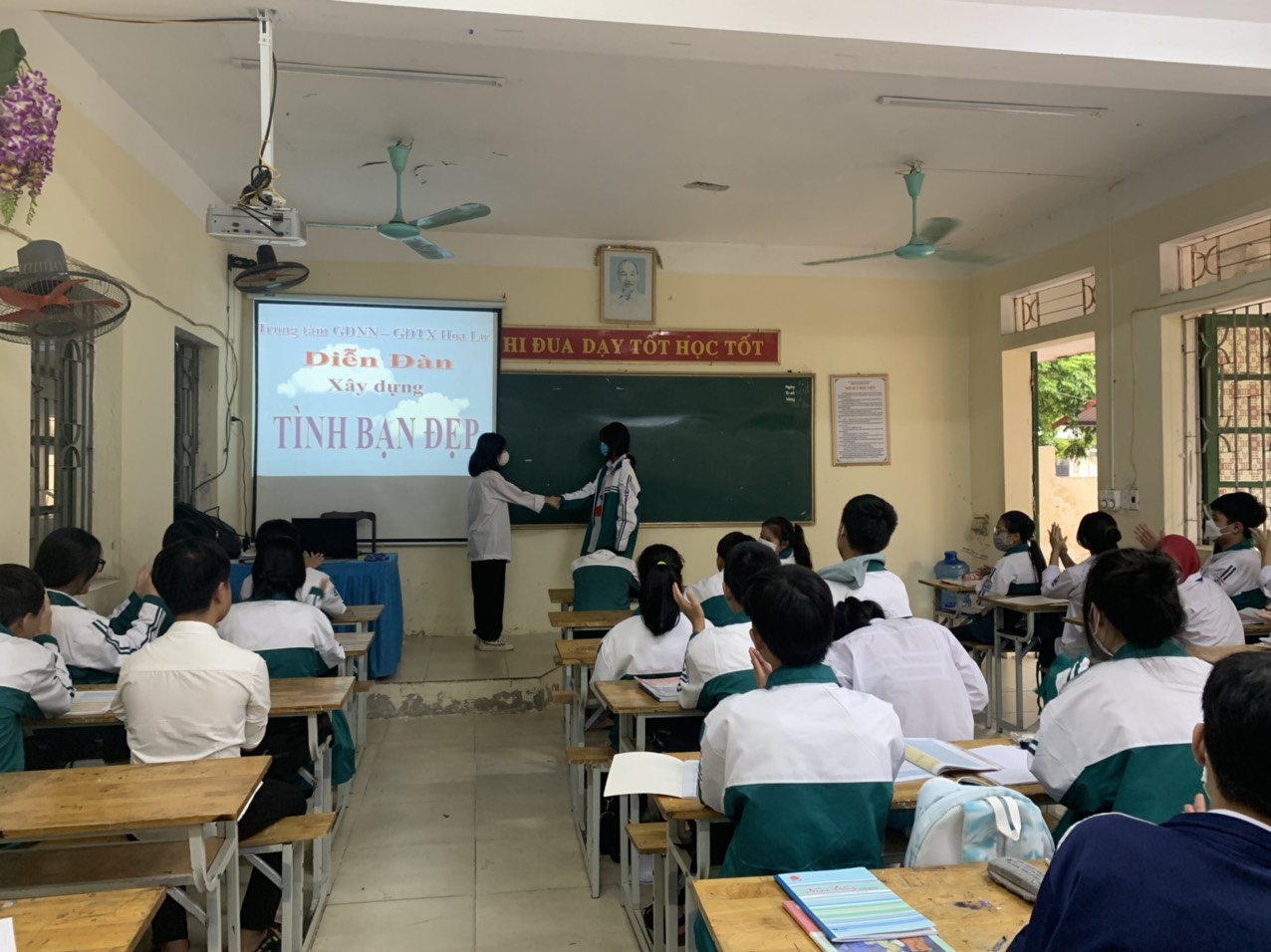 Trung tâm GDNN – GDTX huyện Hoa Lư tổ chức diễn đàn “Xây dựng tình bạn đẹp – Nói không với bạo lực học đường”