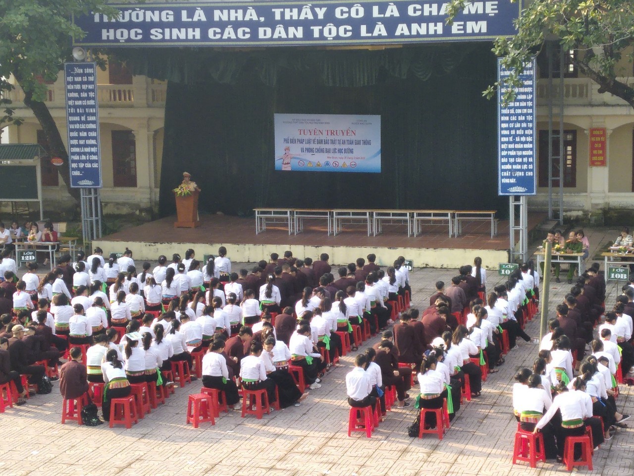 Đoàn trường THPT Dân tộc Nội trú Ninh Bình tổ chức Diễn đàn “Xây dựng tình bạn đẹp – Nói không với bạo lực học đường”