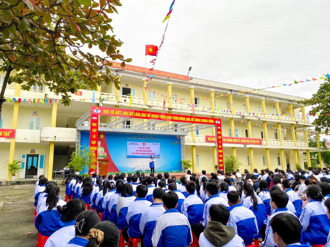 Trường THPT Nho Quan B tổ chức Diễn đàn “Xây dựng tình bạn đẹp – nói không với bạo lực học đường”