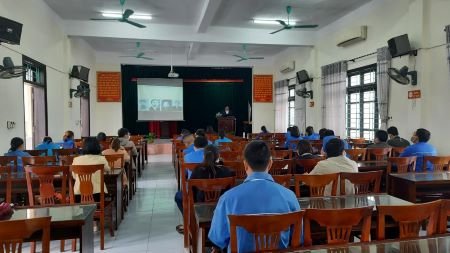 Đoàn trường Cao đẳng Y Tế Ninh Bình tổ chức Hội nghị tuyên truyền ma tuý hưởng ứng Ngày pháp luật Việt Nam
